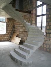 Бетонні сходи у Харкові.