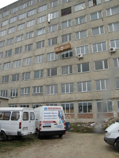 Підйом вантажів промисловими альпіністамі