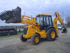 Послуги спецтехніки – оренда екскаватора у Львові.