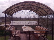 Металеві вхідні двері, ворота, біседкі, паркани