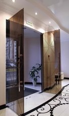 Скляні двері