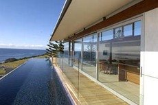 Алюмінієві розсувні конструкції