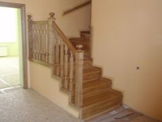 Виготовлення та монтаж дерев&#39;яних сходів