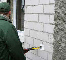 Утеплення піноізолом пустот