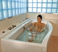 ВАННИ акрилові, сталеві, чавунні. ДУШОВІ кабіни.