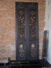 Меблі з різьбленням на замовлення.