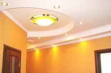 Безпіщанка. Поклейка шпалер