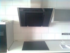 Майстер з установки кухонної витяжки.