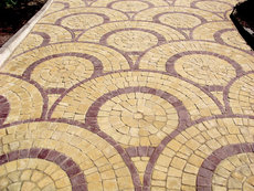 Укладання тротуарної плитки.