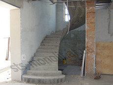 Монолітні бетонні сходи під замовлення