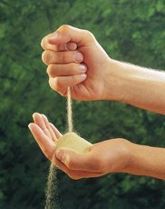 Пісок, щебінь, перегній, чорнозем, шлак, бут