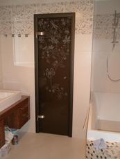 Скло 8 мм гартоване з використанням різних видів обработ