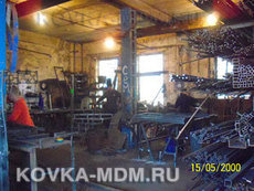 Ворота, огорожі, навіси, решітки, ритуальні огорожі від прои