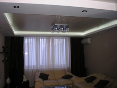 Неонова підсвічування стелі, підлоги.