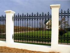 Фасадные заборы, монтаж