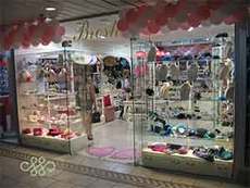 Стеклянные витрины (фасады), входные группы, перегородки