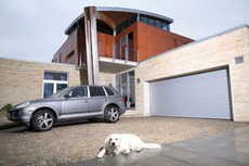 Секційні гаражні автоматичні ворота Кружик, Чехія