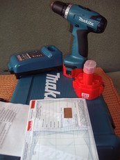 Акумуляторний шуруповерт Makita, Bosch.