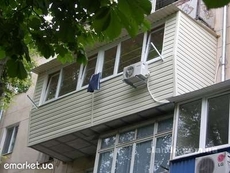 Балкони і лоджіі.Остекленіе металоконструкції
