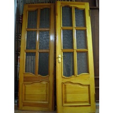 Распашная межкомнатная деревянная дверь