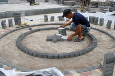 Укладання тротуарної плитки, благоустрій прилеглої тери