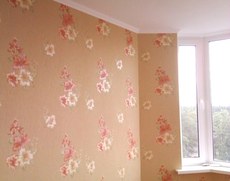 Поклеїти шпалери (Київ).