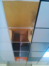 Плити дзеркальні, дзеркальні підвісні стелі.