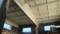 Теплоізоляція напиленням пінополіуретану.