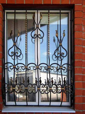 Захисні решітки на вікна та двері, виготовлення і монтаж