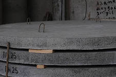 Бордюри. Паркани. Палі. Для колодязів: кільця, кришки, днища