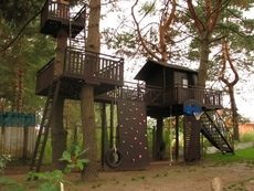 Дитячі спортивно-ігрові комплекси, дитячі будиночки і площад