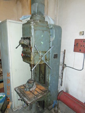 Верстат вертикально-свердлильний універсальний 2Н125