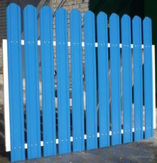 Металевий штакетний паркан.
