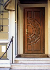 Вхідні (броньовані) двері