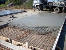 Бетон, сухі суміші, пісок.