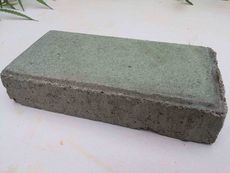 Плитка світиться вночі