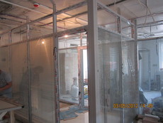 Перегородки офісні, цільносклянні з алюмінію и металопластик