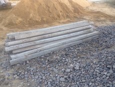 Ж / б і дубові стовпи