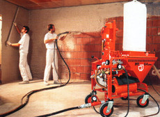 Штукатурні роботи машинним способом.