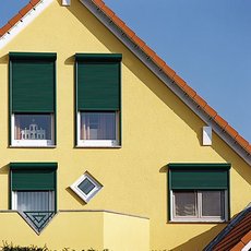 Захисні ролети, ролетні ворота, рольставні в Харкові.