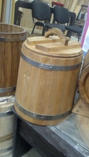 Дерев'яні діжки від виробником