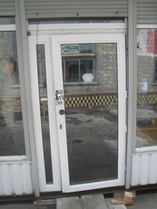 Ремонт алюмінієвих і металопластикових дверей в Києві.