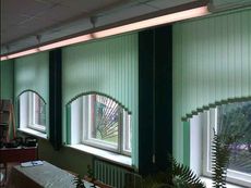 Вертикальні жалюзі