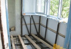 Здійснюємо виноси, укоси, засклення балконів