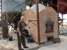 Теплогенератор для зерносушарок (піролізно-шарового горіння)