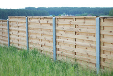 Будуємо дерев'яні паркани і ворота.