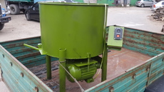 Міксер-мішалка для перемішування гумової крихти