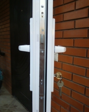 Замки для дверей Київ,  ролетні замки