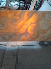 Онікс, натуральний камінь, активно використовується для диза