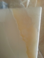 Онікс відмінно просіює світлові промені